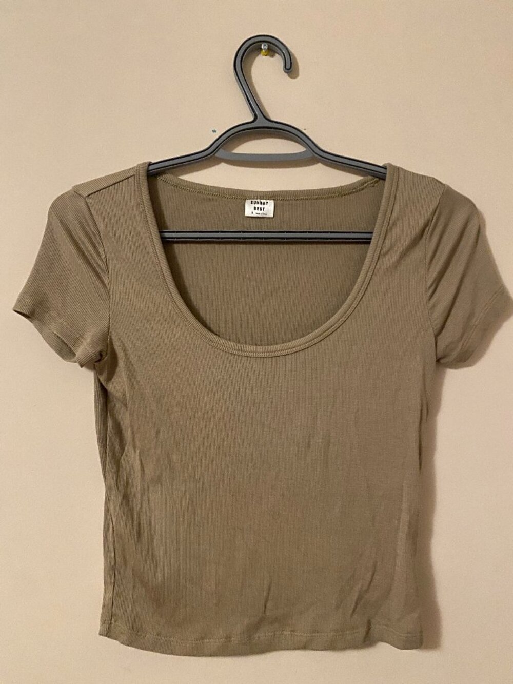 sunday best green/beige baby tee